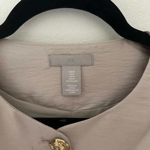 H&M Beige Puff Sleeve Top - Picture 4 of 4